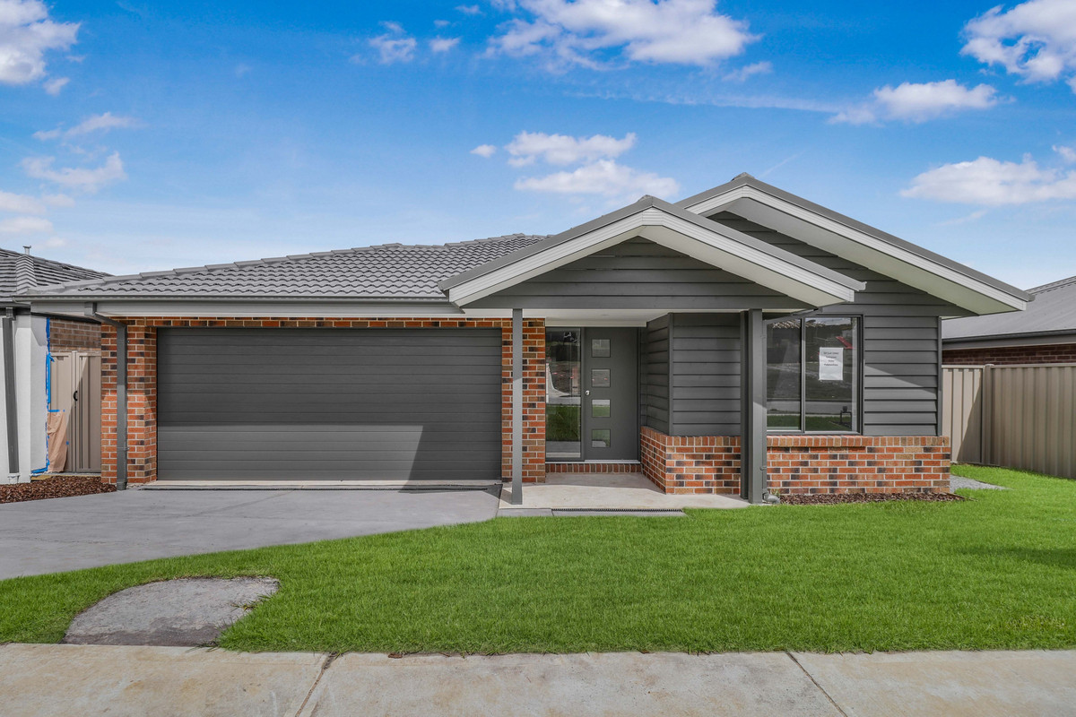 50 Sampson Drive, PAKENHAM VIC 3810 Stockdale & Leggo