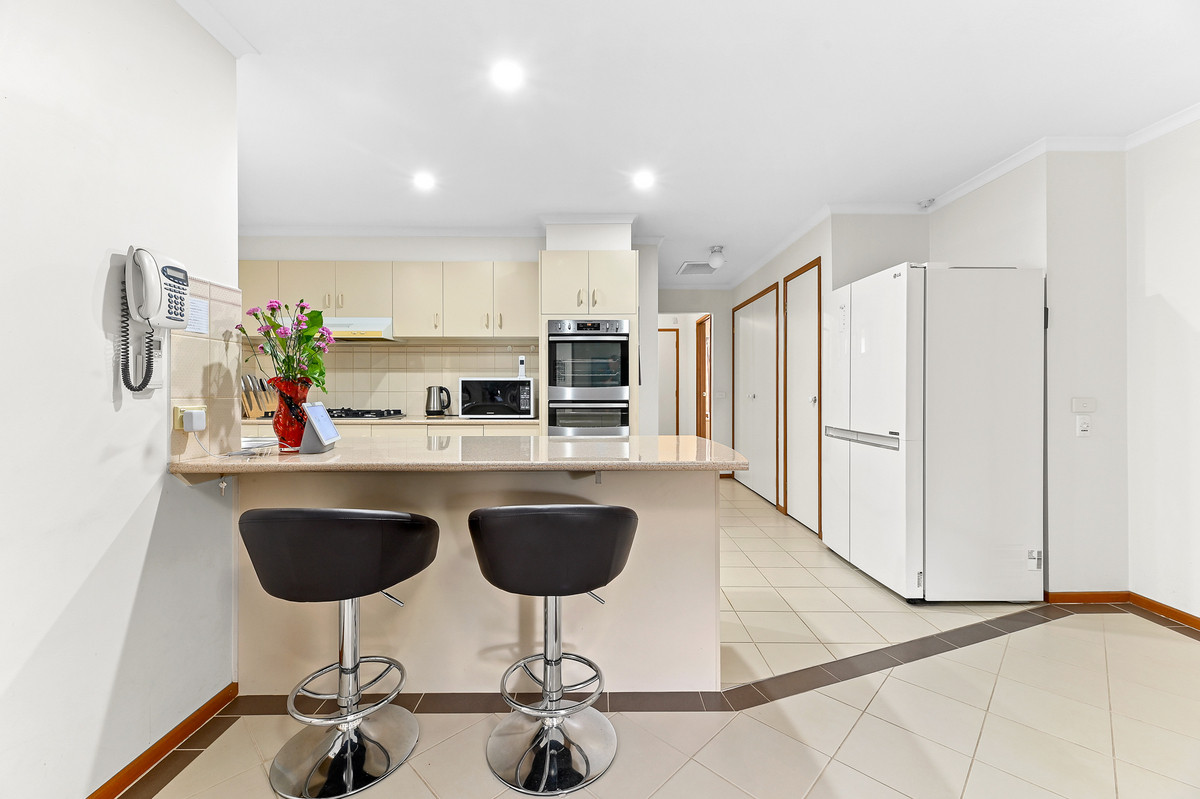 15 Wesley Drive, Narre Warren VIC 3805, Narre Warren - Thumbnail 3