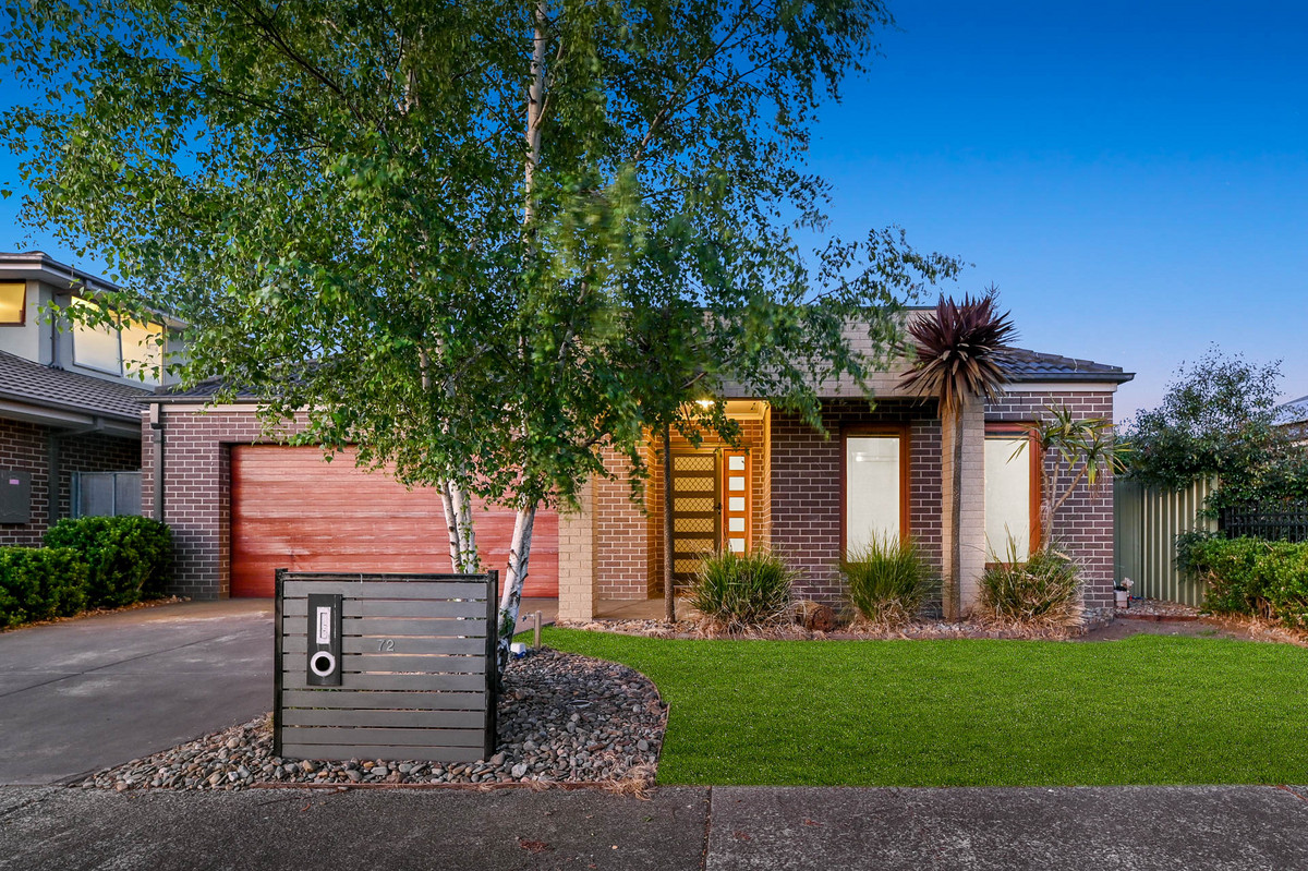 72 Dusseldorp Avenue, Pakenham VIC 3810, Pakenham - Thumbnail 2