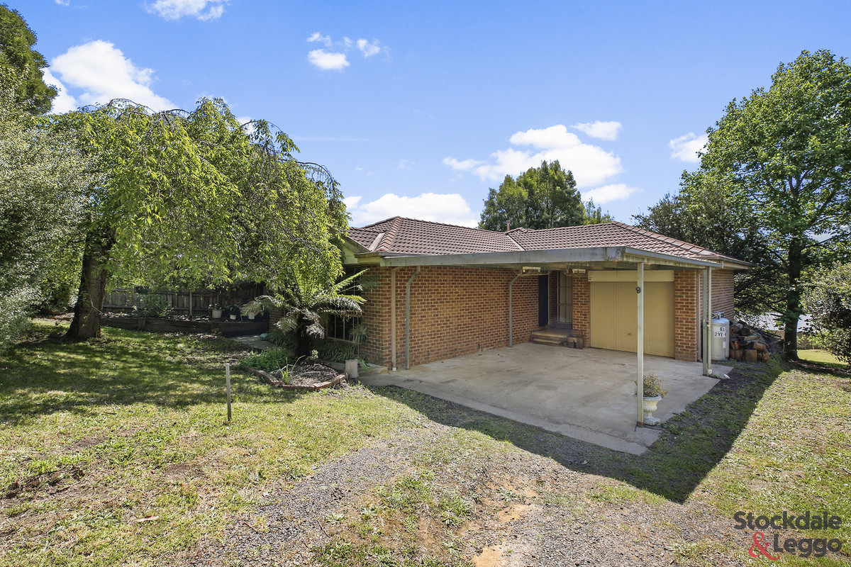9 Bourke Street, Mirboo North VIC 3871, Mirboo North - Thumbnail 2