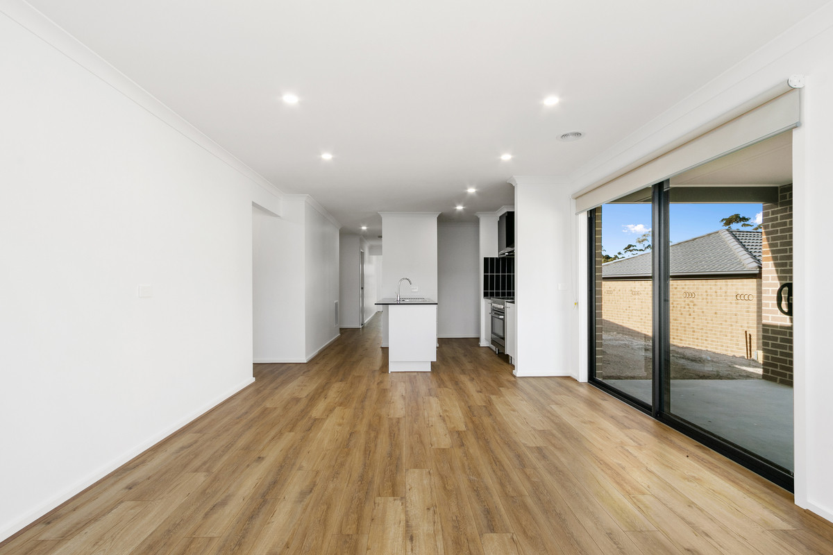 10 Emerald Court, Churchill VIC 3842, Churchill - Thumbnail 3
