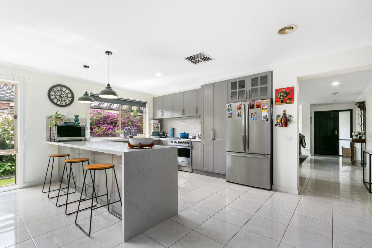 11 Tasman Close, Traralgon VIC 3844, Traralgon - Thumbnail 2