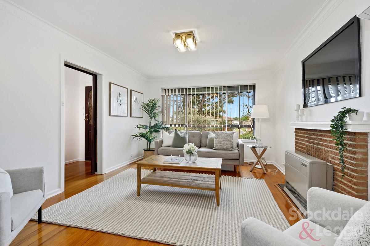 1 Valley Crescent, Glenroy VIC 3046, Glenroy - Thumbnail 3