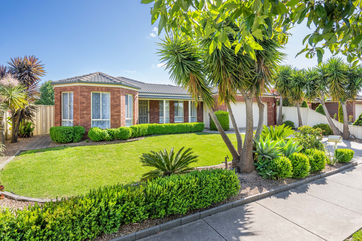 15 Pine Road, SHEPPARTON VIC 3630 Stockdale & Leggo