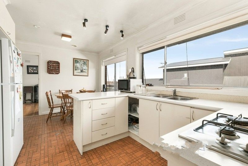 66 Golden Way, Bulleen VIC, Bulleen - Thumbnail 3