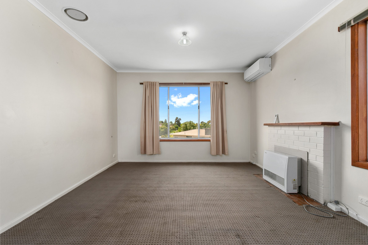 10 Dunbar Avenue, MORWELL VIC 3840, Morwell - Thumbnail 2
