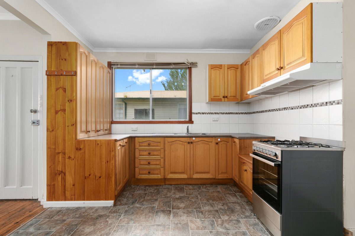 10 Dunbar Avenue, MORWELL VIC 3840, Morwell - Thumbnail 4