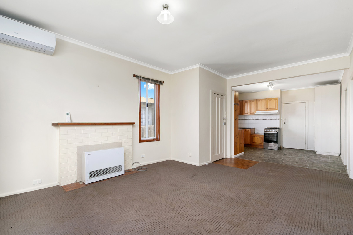 10 Dunbar Avenue, MORWELL VIC 3840, Morwell - Thumbnail 3