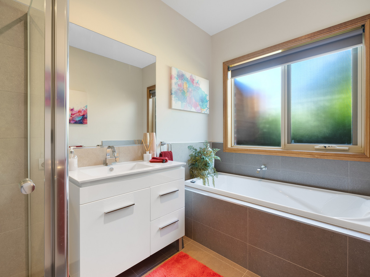 64 Dickson Street, Bacchus Marsh VIC 3340, Bacchus Marsh - Thumbnail 3