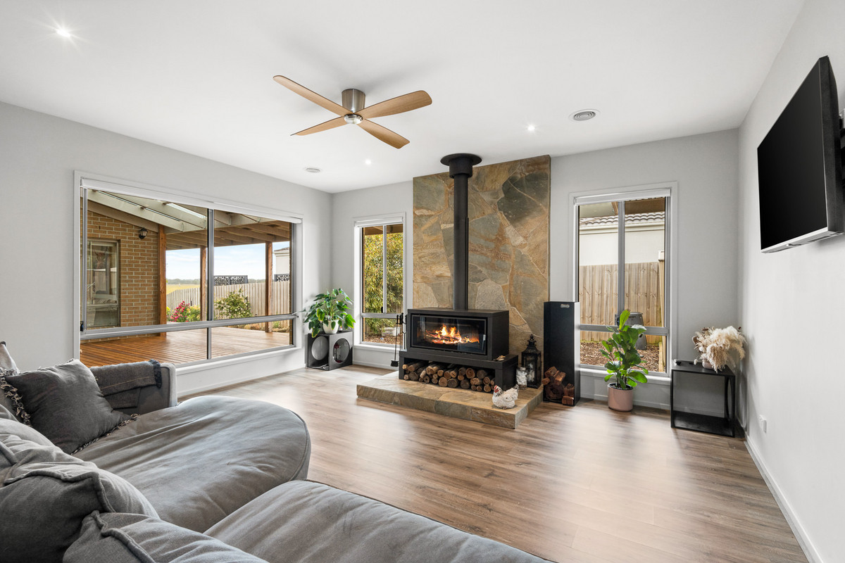 17 Trevena Ridge, BANNOCKBURN VIC 3331, Bannockburn - Thumbnail 2