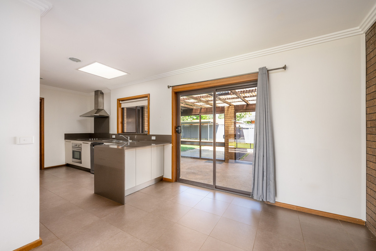 16 Lister Crescent, SHEPPARTON VIC 3630, Shepparton - Thumbnail 4
