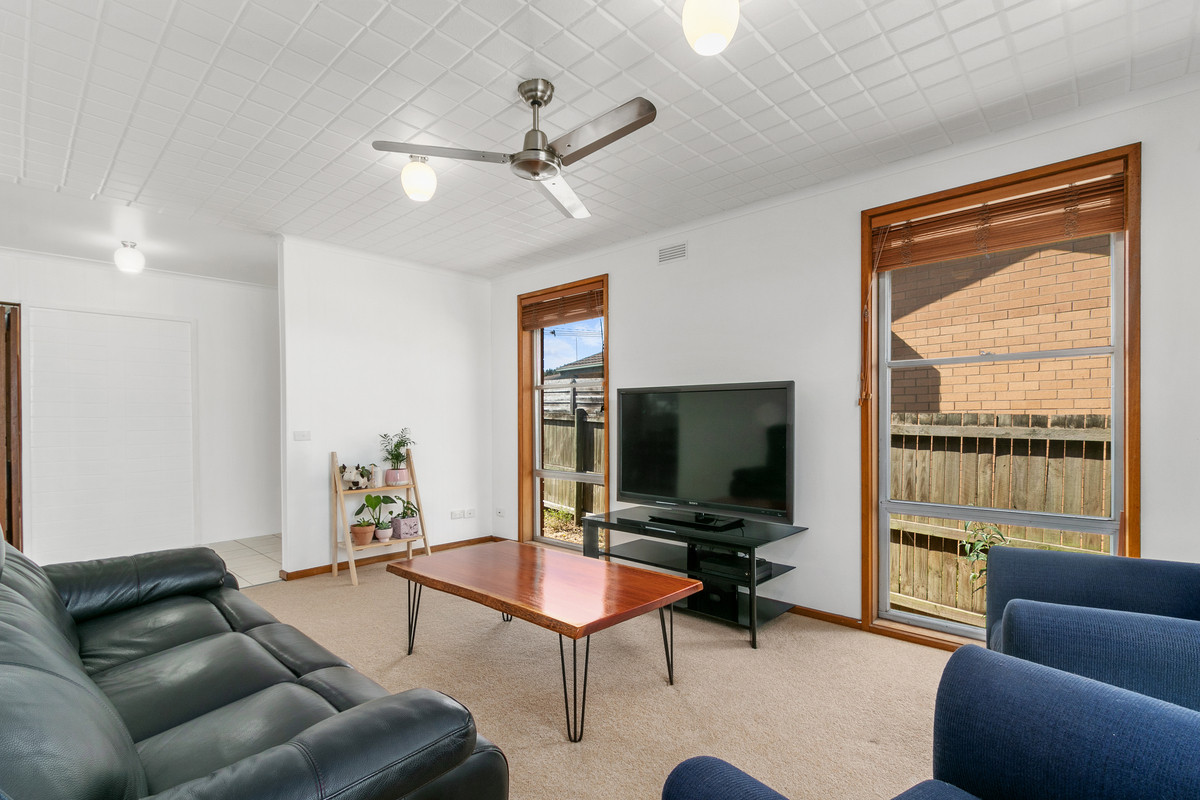 21 Blackwood Crescent, CHURCHILL VIC 3842, Churchill - Thumbnail 2