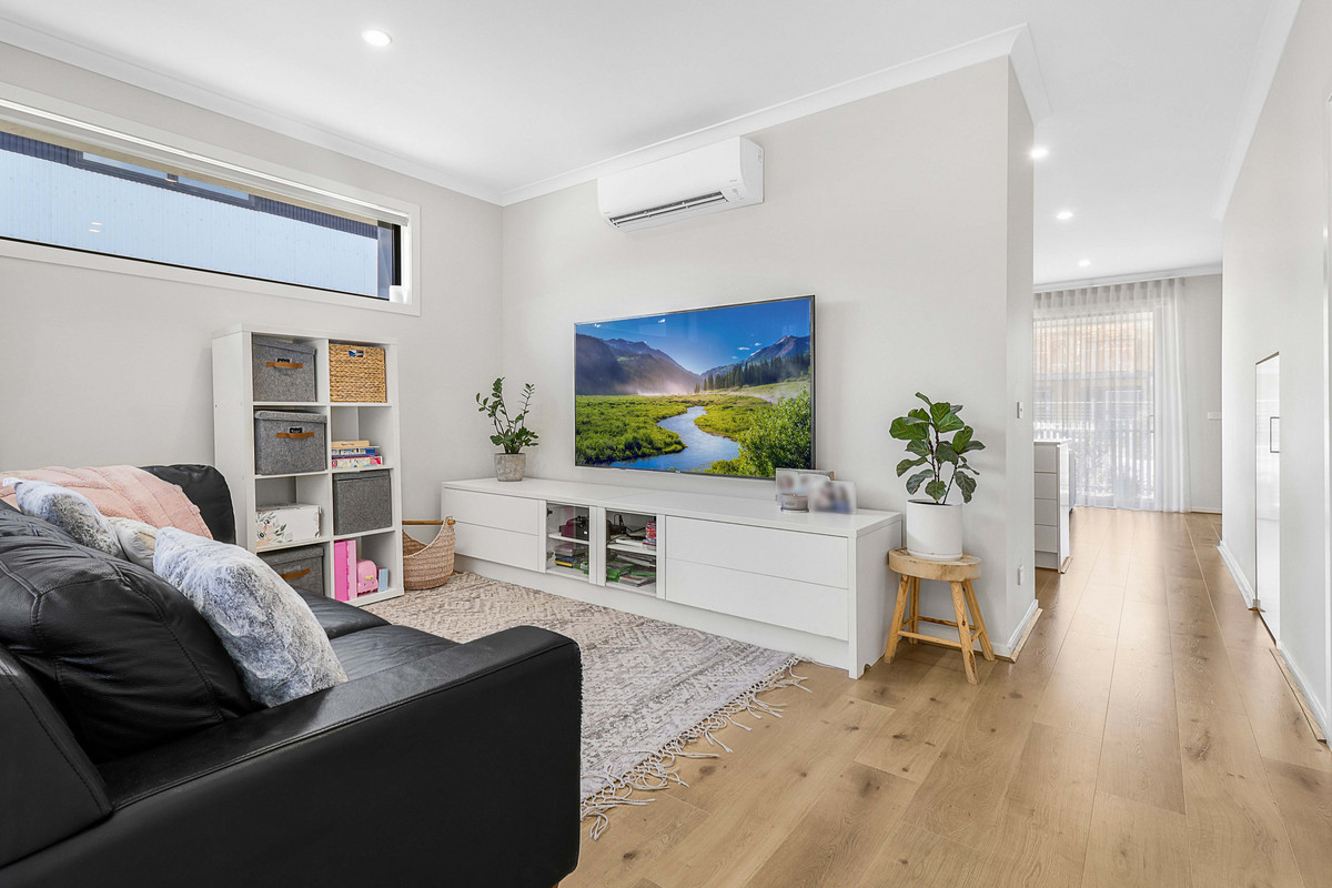 20 Coxon Street, Officer VIC 3809, Officer - Thumbnail 2