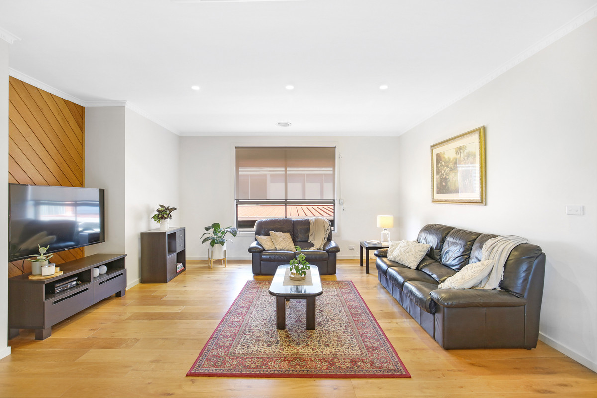 21 Greenhills Road, BUNDOORA VIC 3083, Bundoora - Thumbnail 2
