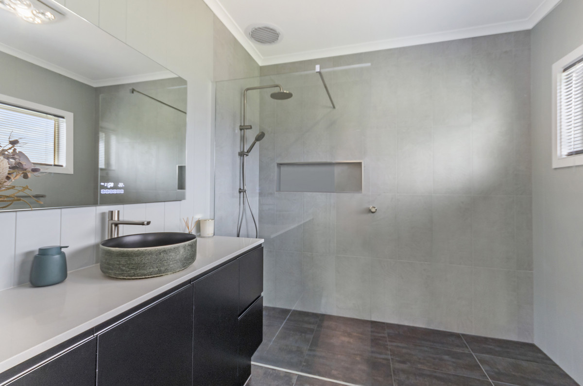 3 Mortlake Road, Warrnambool VIC 3280, Warrnambool - Thumbnail 7