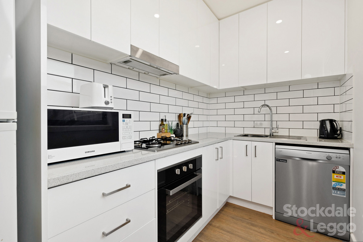 4 / 31 Robinson Street, Jacana VIC 3047, Jacana - Thumbnail 2