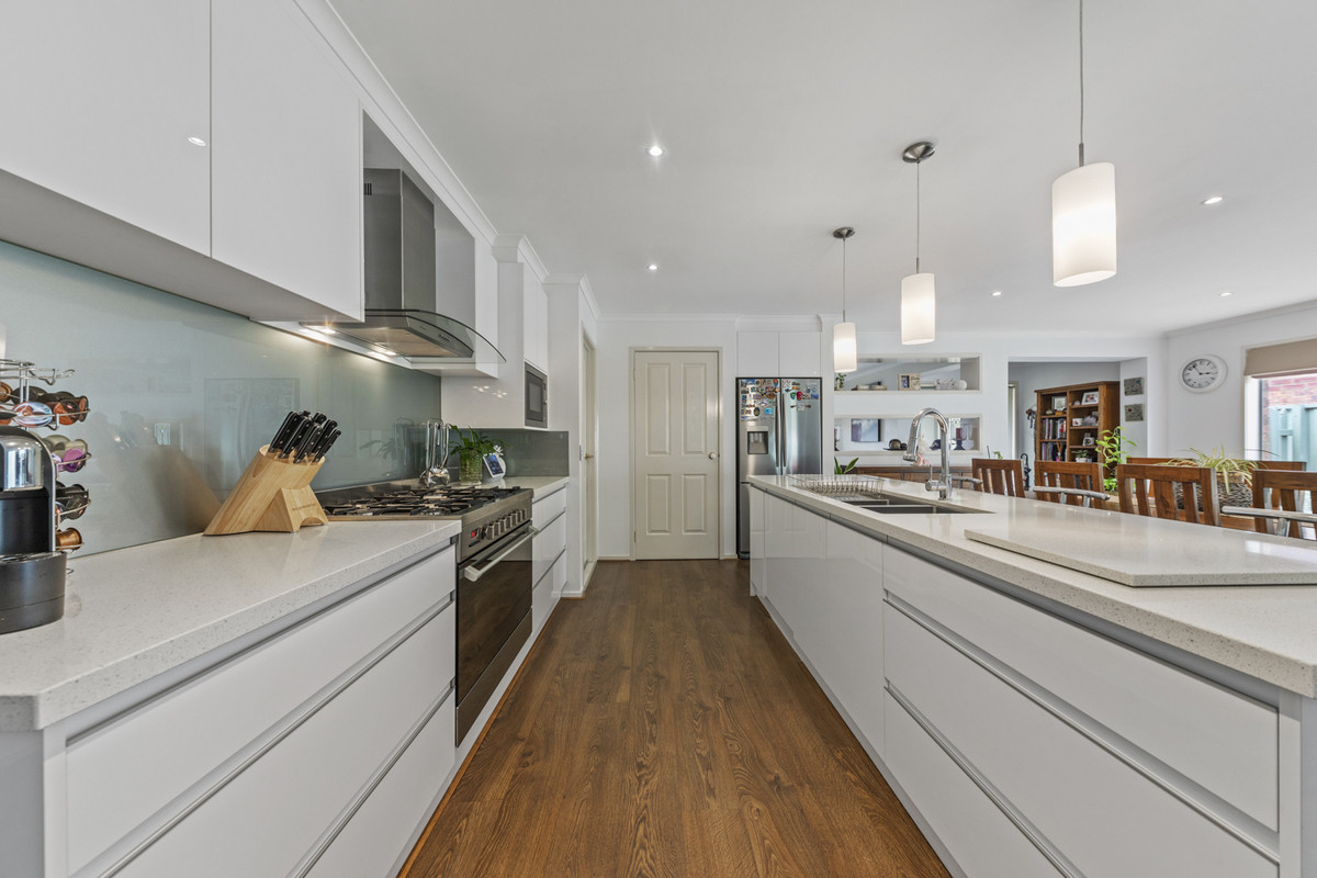 26 Masterton Place, Cranbourne East VIC 3977, Cranbourne East - Thumbnail 2