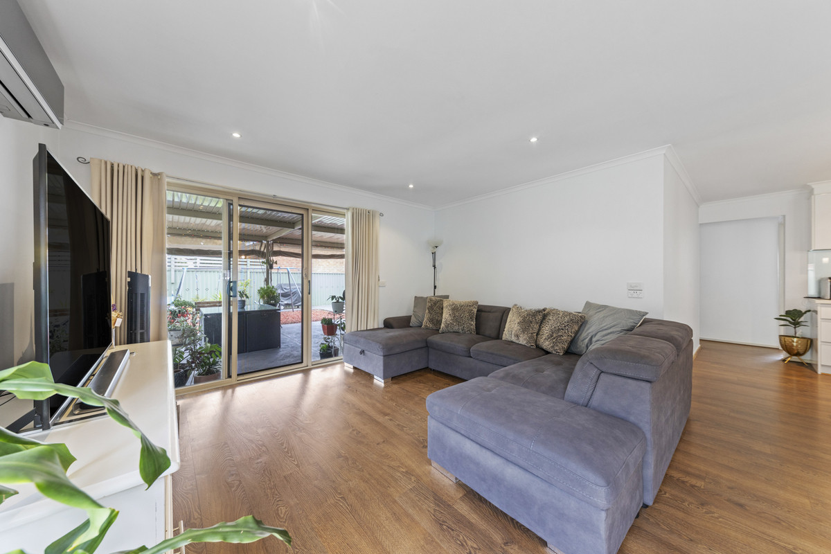 26 Masterton Place, Cranbourne East VIC 3977, Cranbourne East - Thumbnail 5
