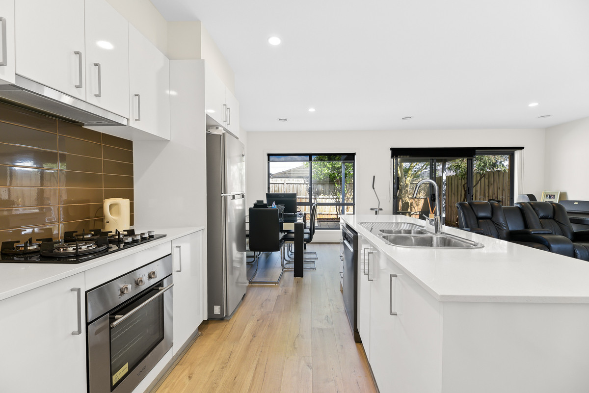 23 Denistoun Crescent, Cranbourne VIC 3977, Cranbourne - Thumbnail 2