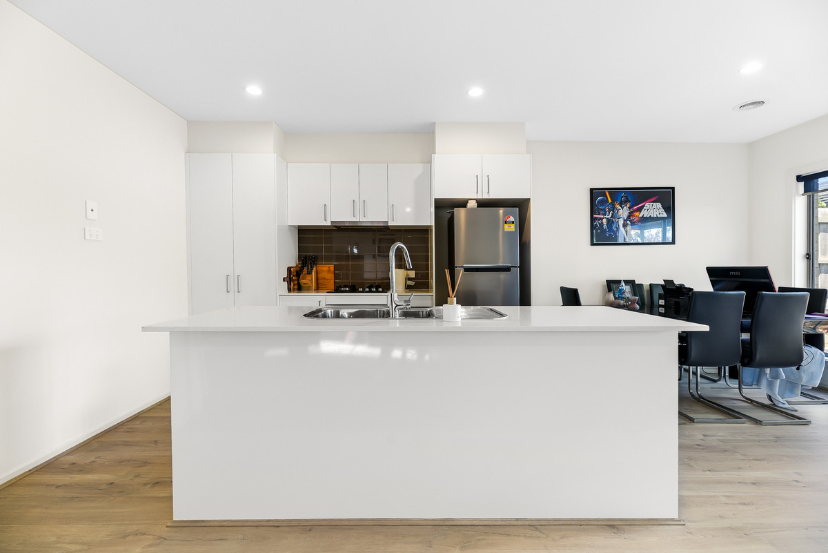 23 Denistoun Crescent, Cranbourne VIC 3977, Cranbourne - Thumbnail 3
