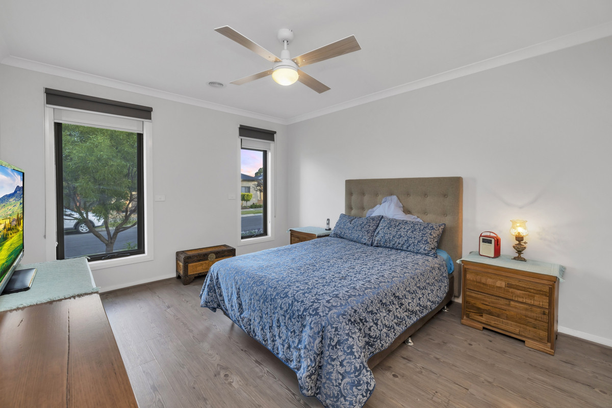 27 Capstone Street, Clyde VIC 3978, Clyde - Thumbnail 4
