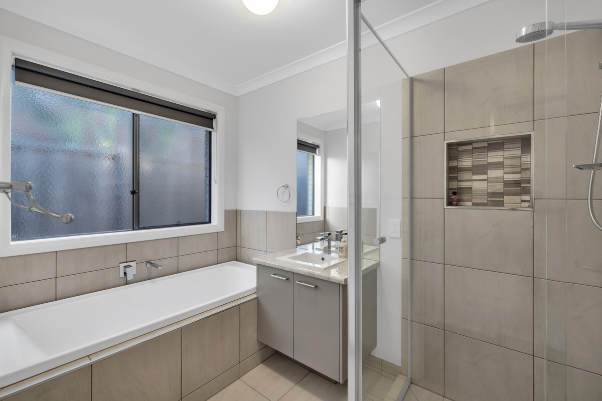 27 Capstone Street, Clyde VIC 3978, Clyde - Thumbnail 6