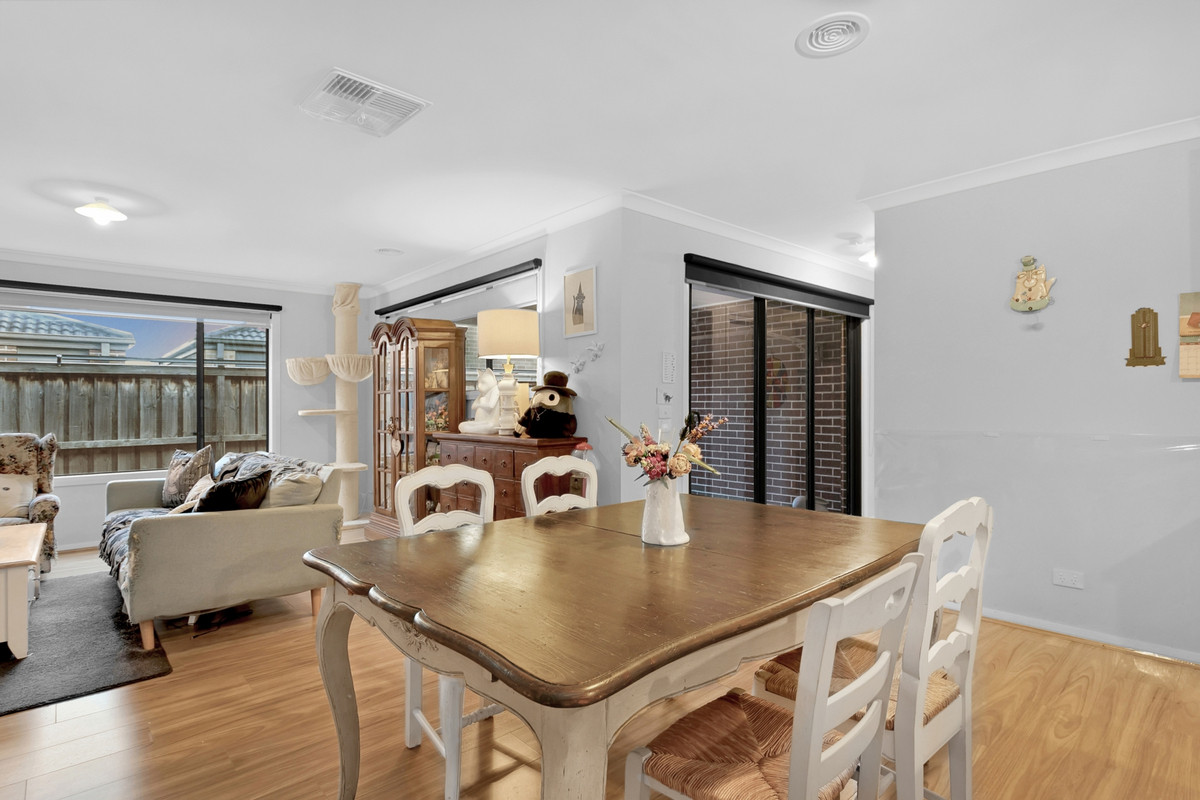 73 Heybridge Street, Clyde VIC 3978, Clyde - Thumbnail 3