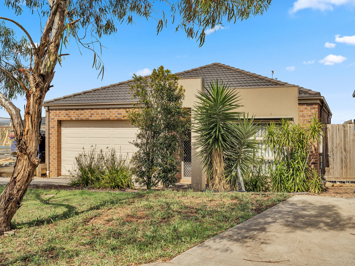 32 Lone Pine Square, BACCHUS MARSH VIC 3340, Bacchus Marsh - Thumbnail 2