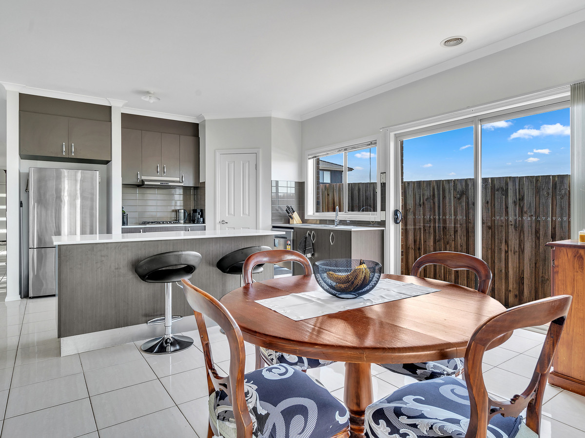 32 Lone Pine Square, BACCHUS MARSH VIC 3340, Bacchus Marsh - Thumbnail 5