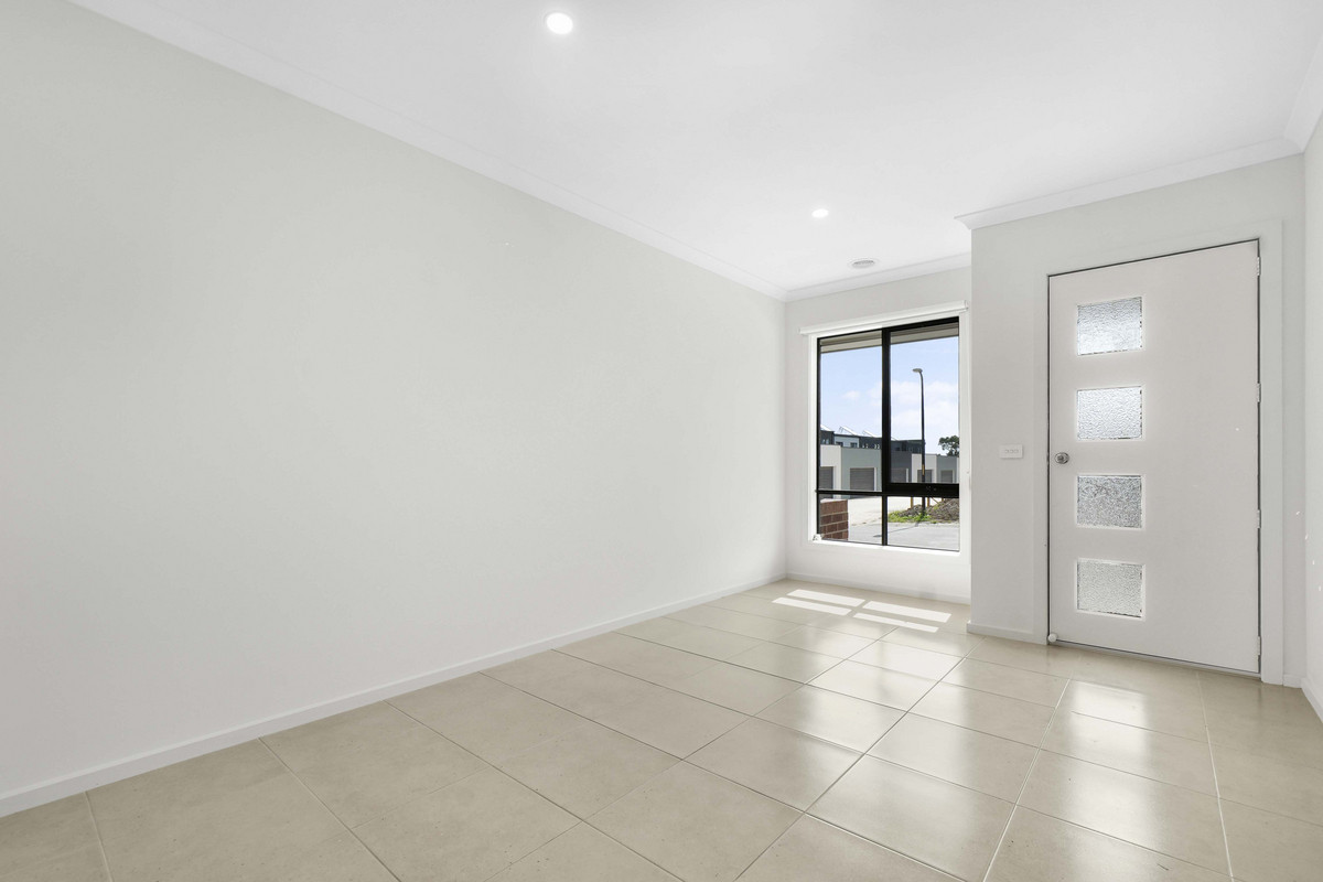 12 Talbot Drive, Pakenham VIC 3810, Pakenham - Thumbnail 3