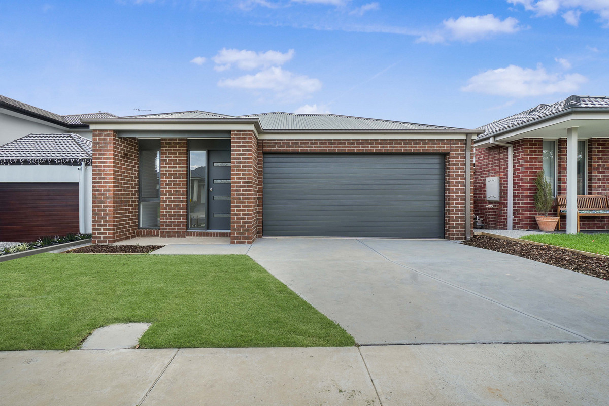 11 Josephine Street, PAKENHAM VIC 3810 Stockdale & Leggo