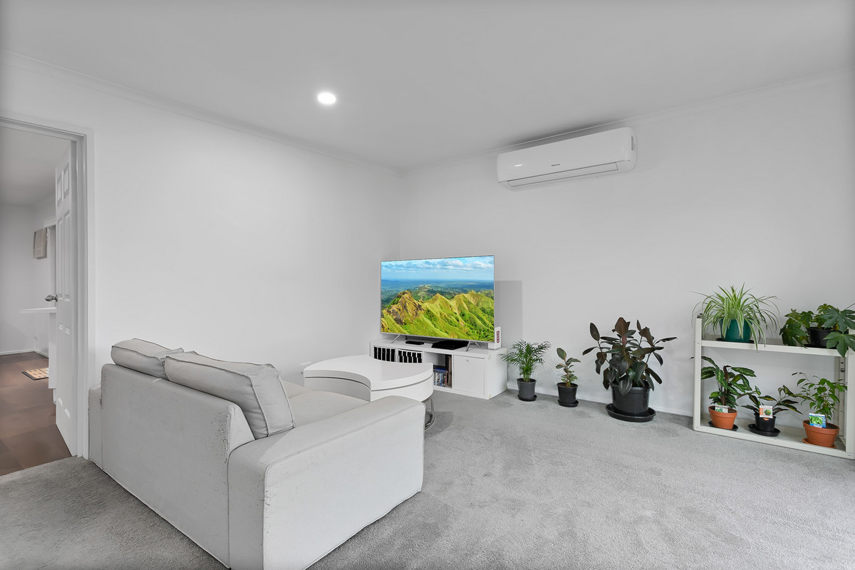 12 Maltravers Crescent, Cranbourne North VIC 3977, Cranbourne North - Thumbnail 4