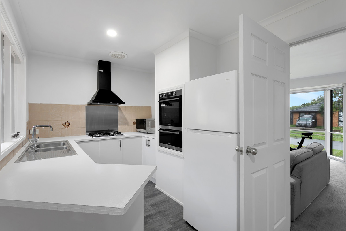 12 Maltravers Crescent, Cranbourne North VIC 3977, Cranbourne North - Thumbnail 6