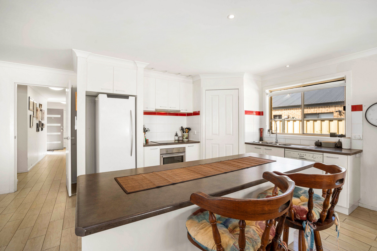 1 / 8A Moore Street, Bannockburn VIC 3331, Bannockburn - Thumbnail 3