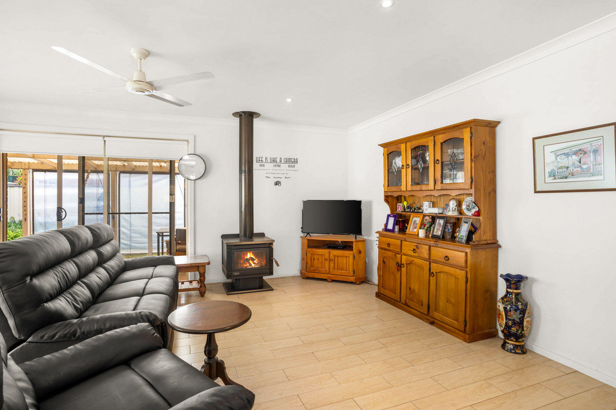 1 / 8A Moore Street, Bannockburn VIC 3331, Bannockburn - Thumbnail 2