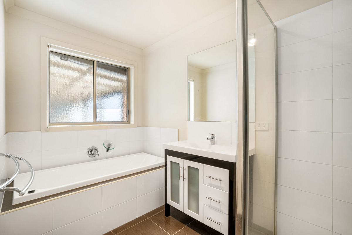 1 / 8A Moore Street, Bannockburn VIC 3331, Bannockburn - Thumbnail 6