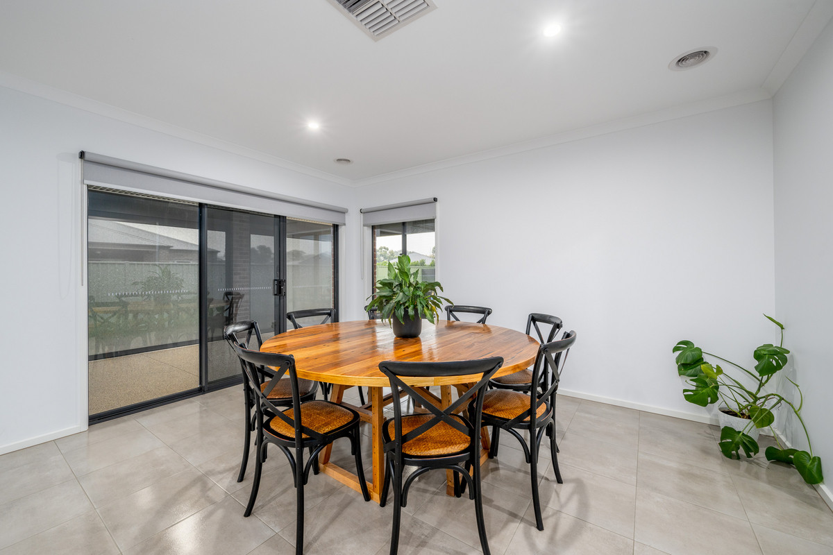 6 Latrobe Crescent, Shepparton North VIC 3631, Shepparton North - Thumbnail 8