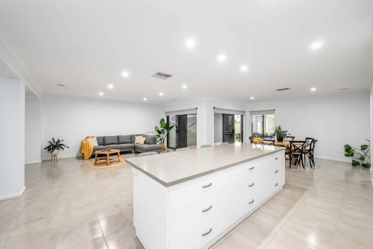 6 Latrobe Crescent, Shepparton North VIC 3631, Shepparton North - Thumbnail 6