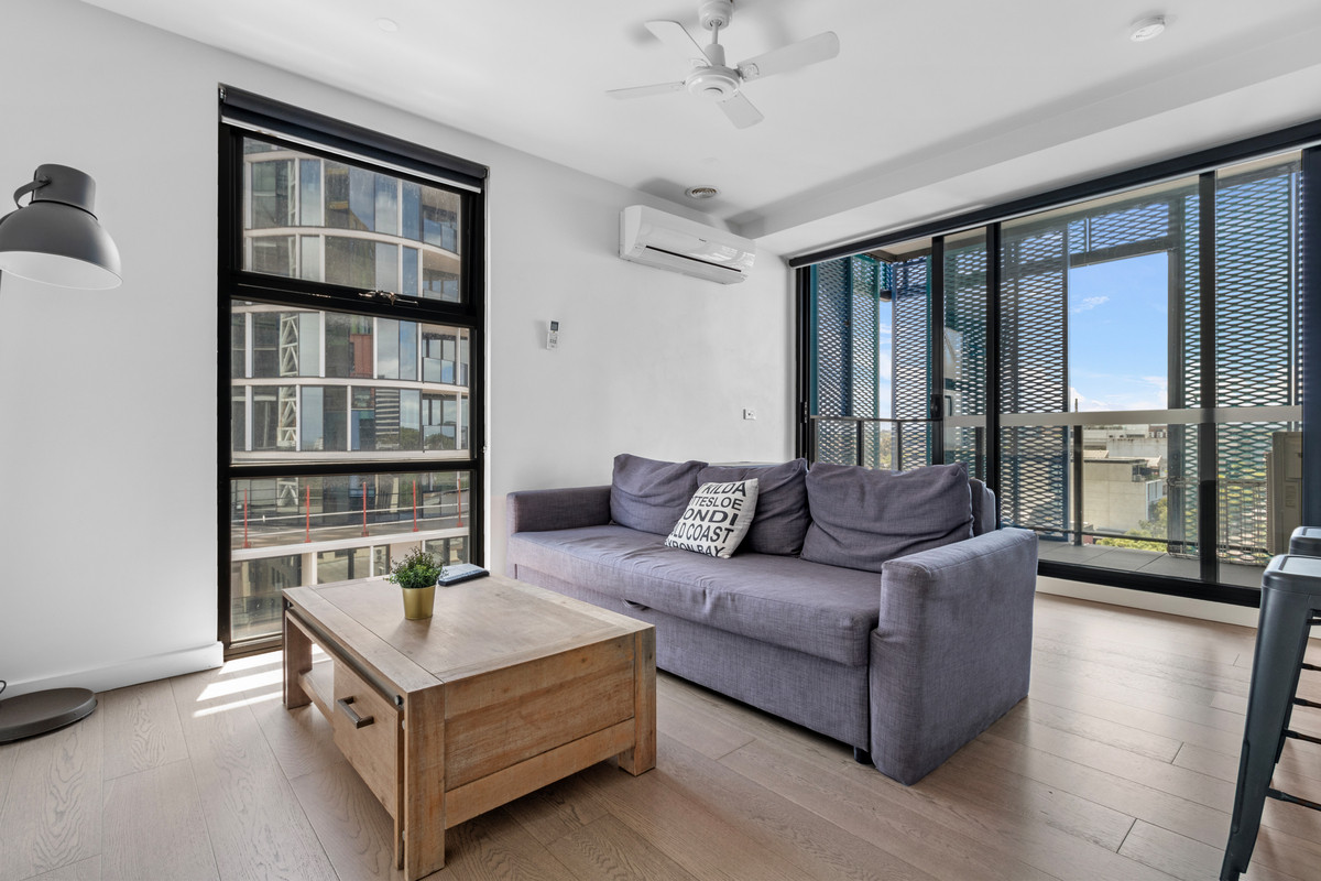 704 / 6 St Kilda Road, St Kilda VIC 3182, St Kilda - Thumbnail 2