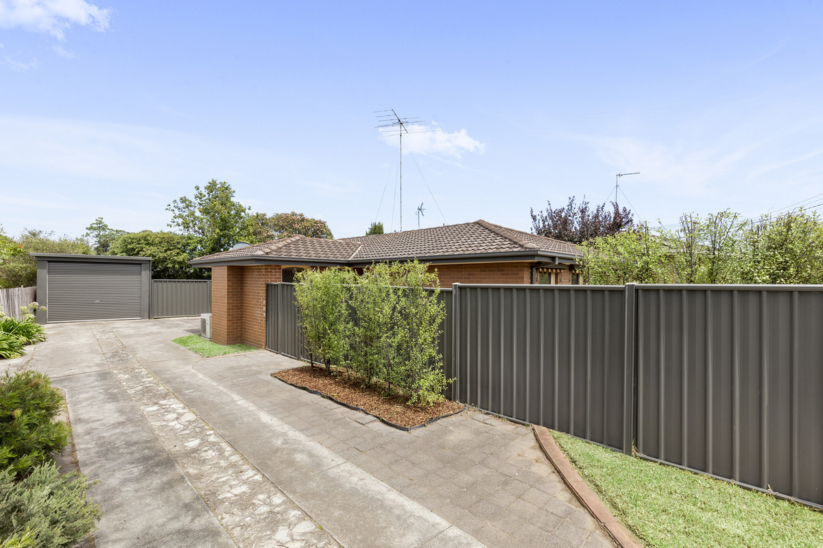 33 Pioneer Road, Grovedale VIC 3216, Grovedale - Thumbnail 2