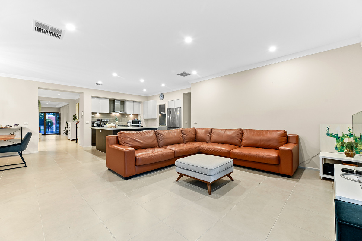49 Ridgemont Drive, Berwick VIC 3806, Berwick - Thumbnail 4