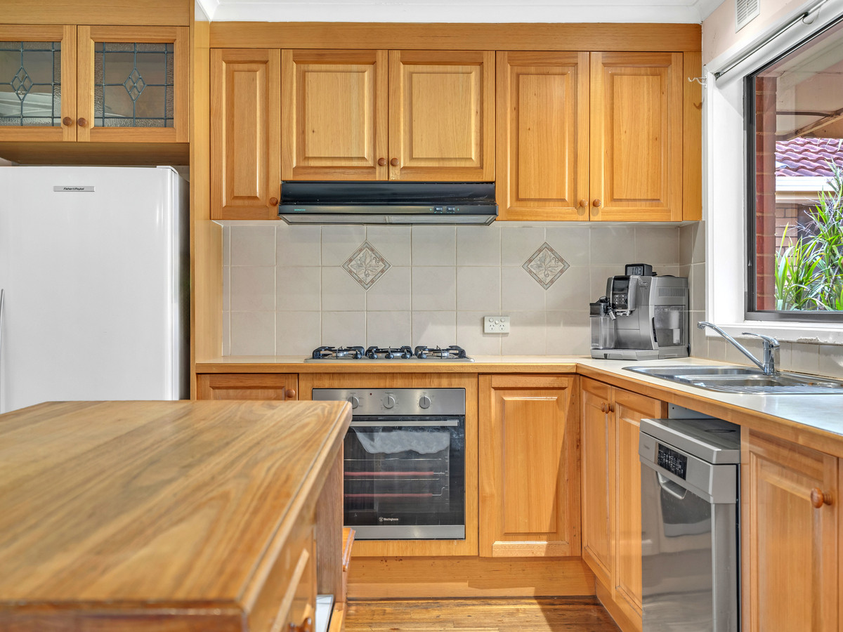 16 Beresford Crescent, Darley VIC 3340, Darley - Thumbnail 2