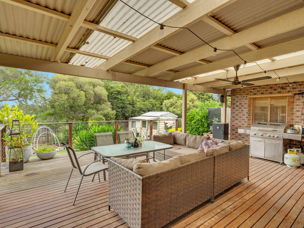 16 Beresford Crescent, Darley VIC 3340, Darley - Thumbnail 4