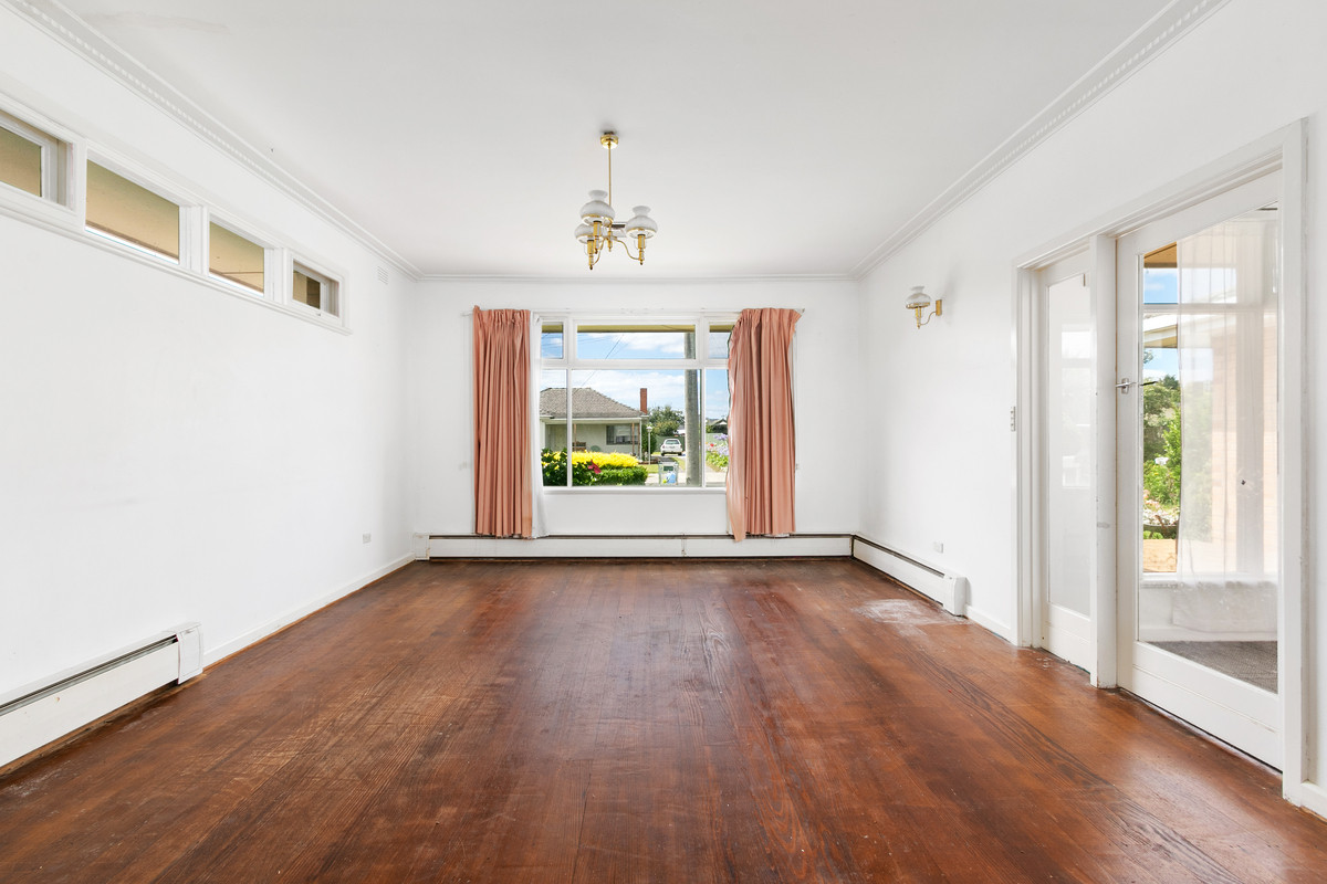 10 Vindon Avenue, MORWELL VIC 3840, Morwell - Thumbnail 2