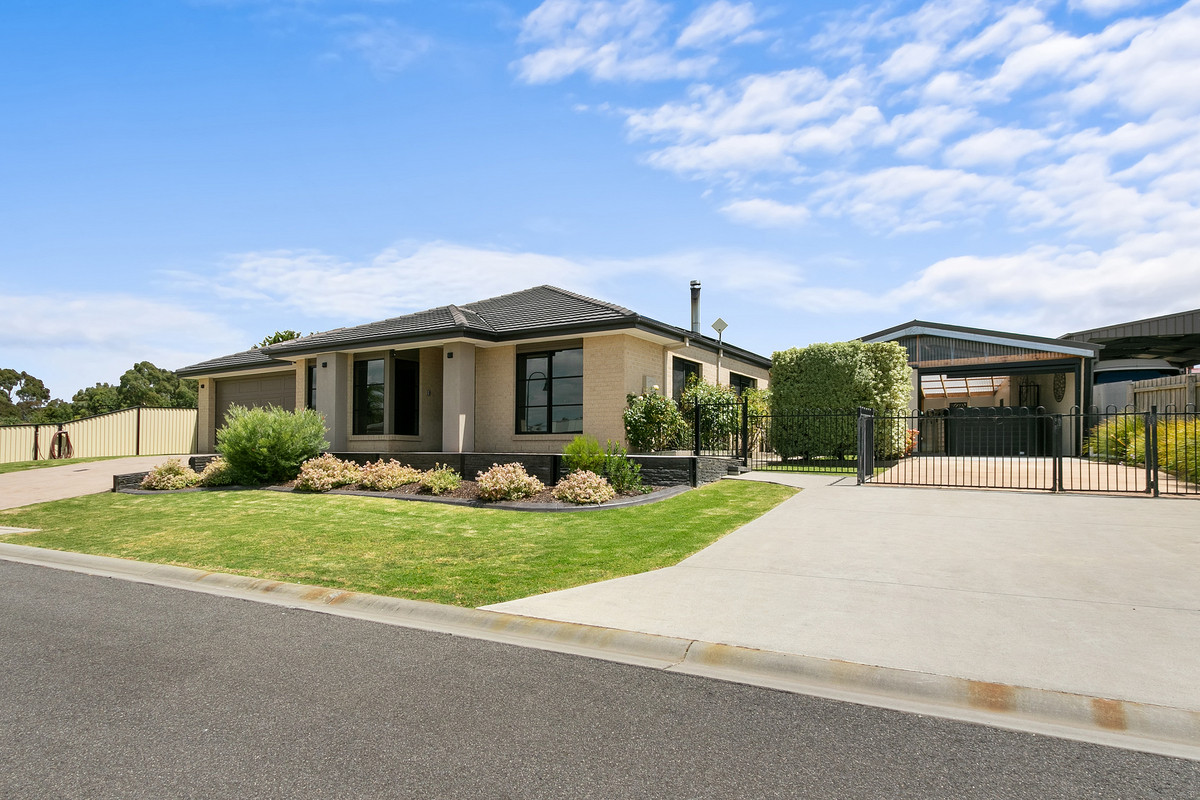6 Clover Court, Traralgon VIC 3844 Stockdale & Leggo