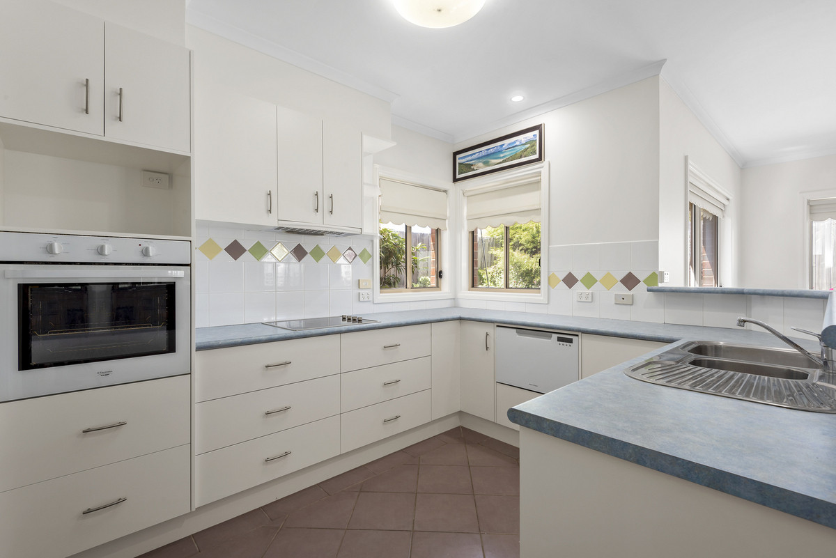 2 / 5 Patricia Court, DRYSDALE VIC 3222, Drysdale - Thumbnail 2