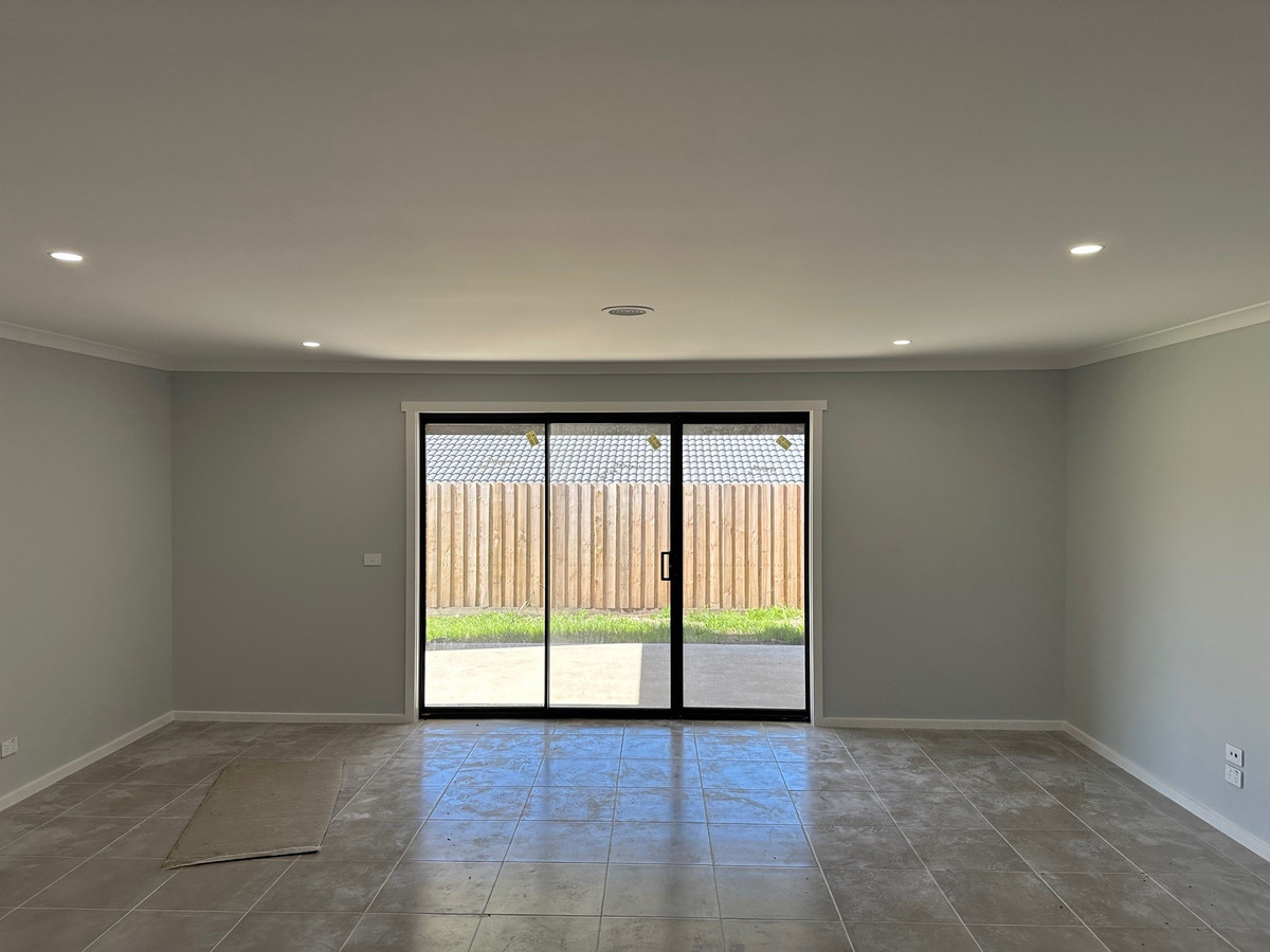 8 Magnolia Way, Bunyip VIC 3815, Bunyip - Thumbnail 3