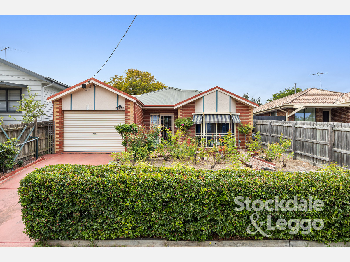 35 First Avenue, Rosebud VIC 3939, Rosebud - Thumbnail 2