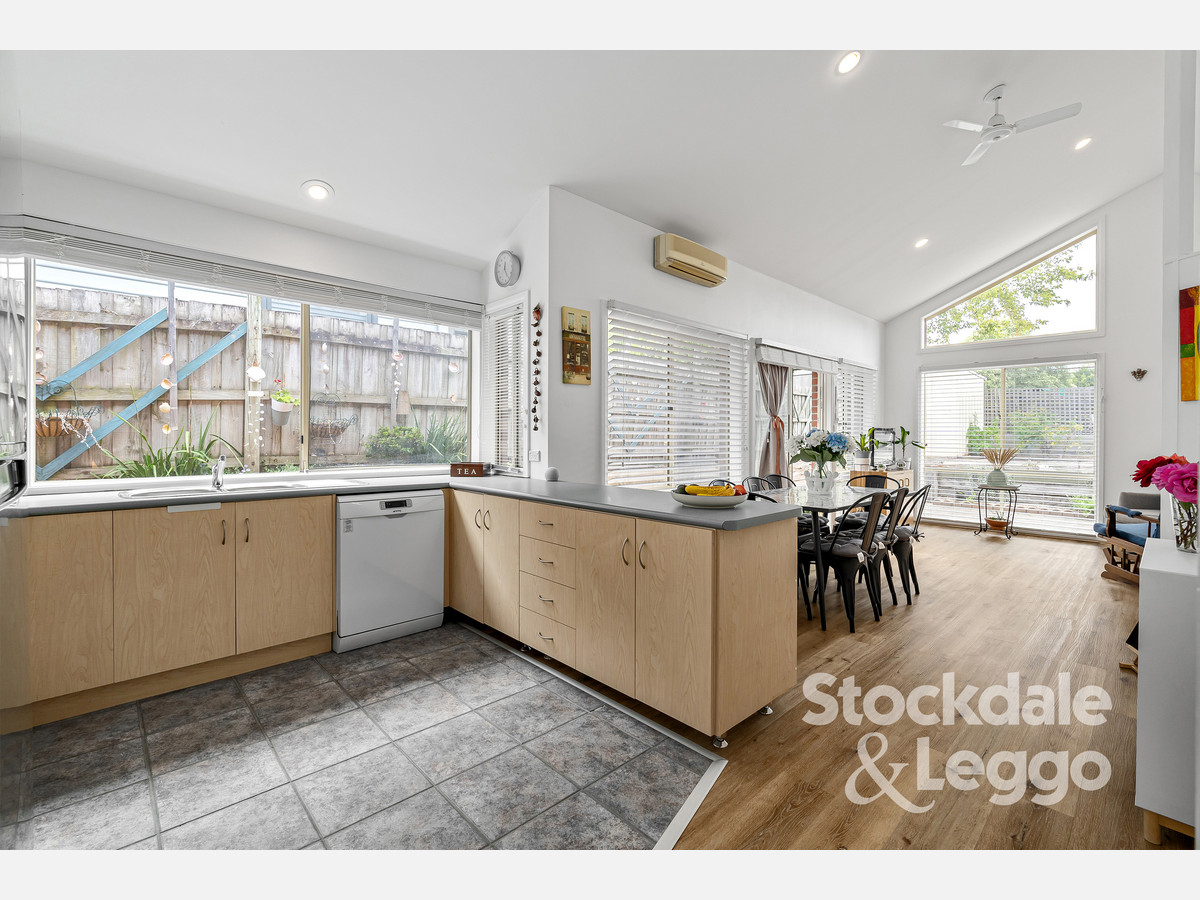 35 First Avenue, Rosebud VIC 3939, Rosebud - Thumbnail 4