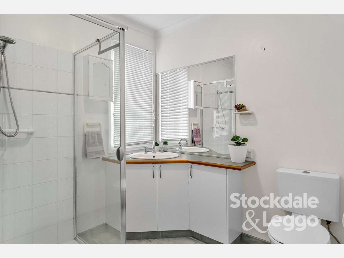 35 First Avenue, Rosebud VIC 3939, Rosebud - Thumbnail 8